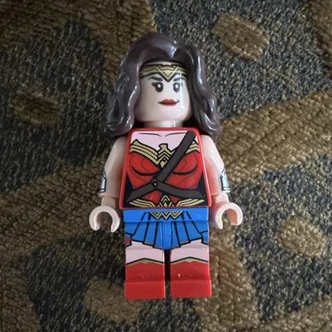 LEGO Wonder Woman Minifigure Female Figure w/ Hair, Red Top & Skirt
