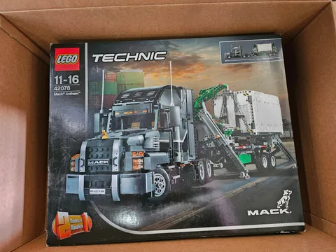 LEGO 42078 Mack Anthem Truck Set 2595pcs  (New, Unopened)
