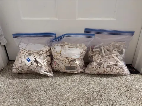 LEGO White Bricks Bulk Pack Of 3 Gallon Bags *used- Good Condition*