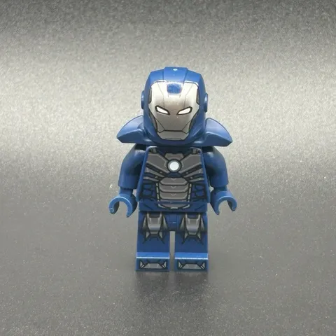 LEGO Marvel Iron Man Tazer Armor Minifigure 76166 Tony Stark Avengers