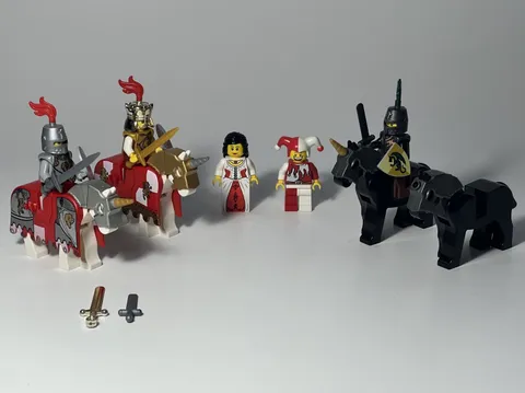 LEGO Castle Kingdoms RARE Minifigs Lot of 5 with 4 Horse Figures and Accessories