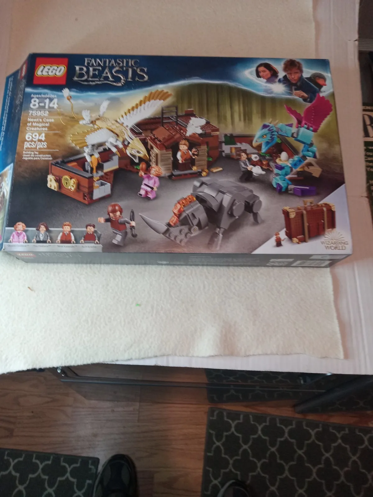 Lego  Fantastic Beasts,  Newts Case of Magical Creatures, (Box and Book ONLY)