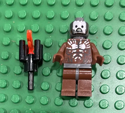 Lego Lord of Rings Hobbit Minifigure Uruk-hai Berserker w/Torch 9474 Helm's Deep