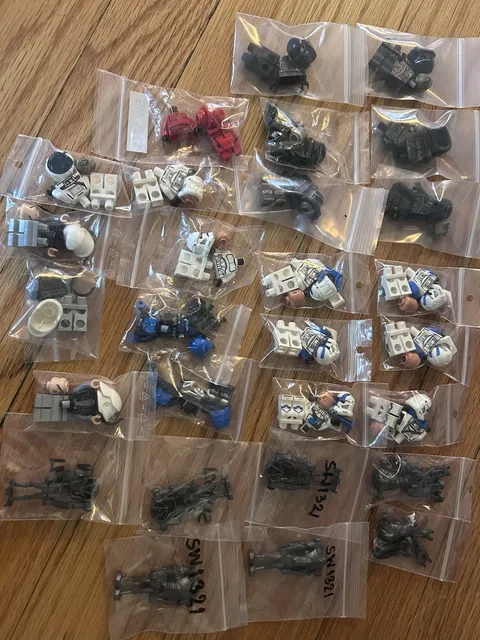 LEGO Star Wars Assorted Minifig Troopers, Super Battle Droids NEW (30 Total)
