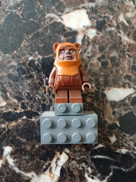 LEGO Wicket Ewok Minifigure Star Wars 8038 sw0237