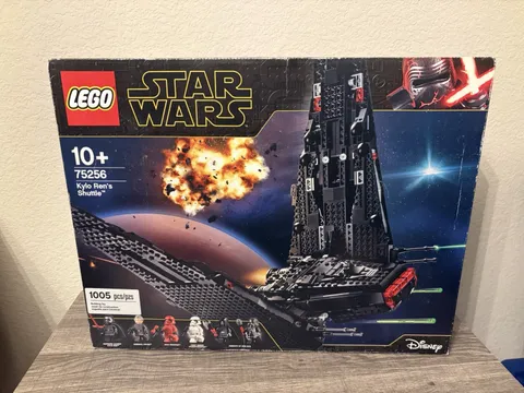 LEGO Star Wars: Kylo Ren's Shuttle (75256)
