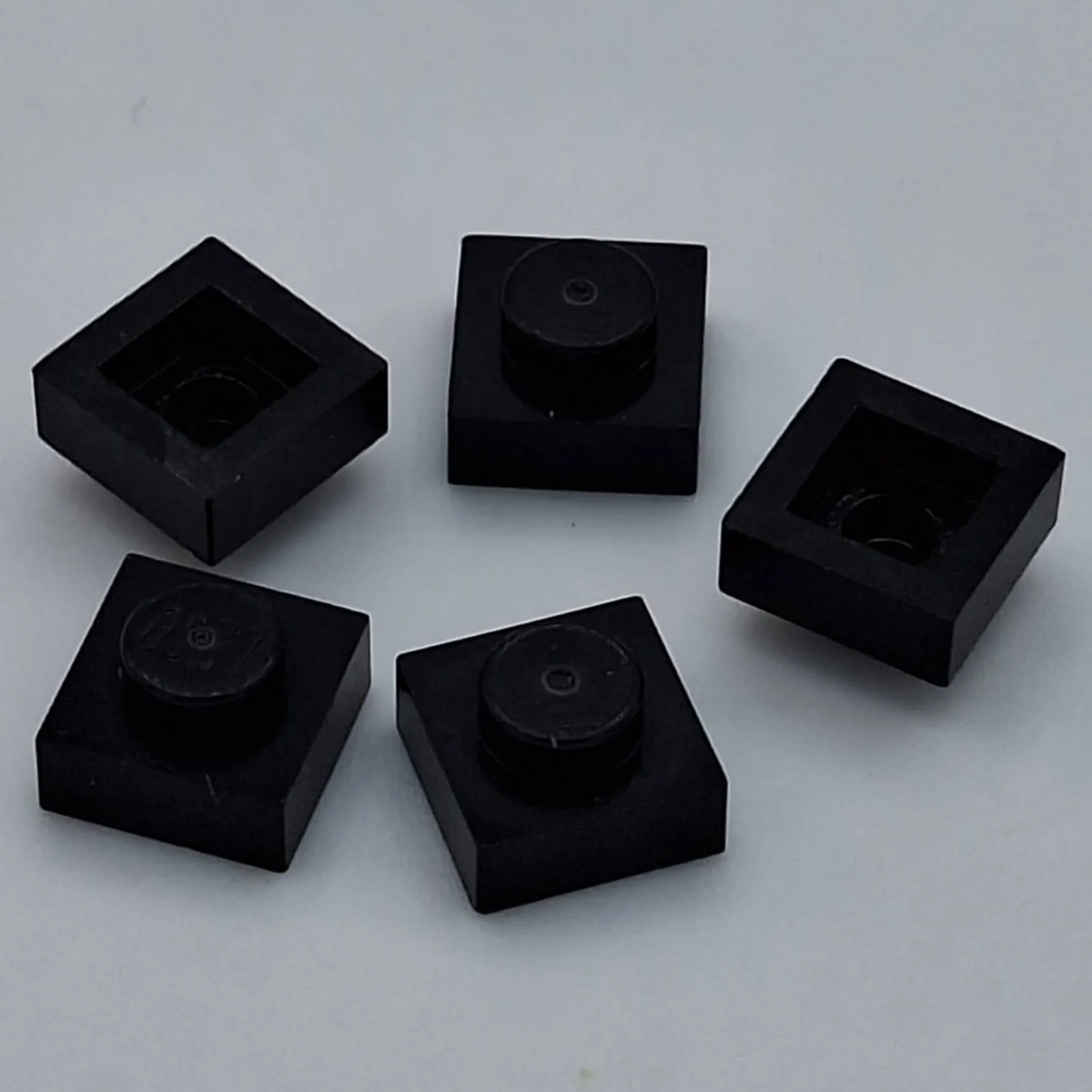 Lego - 5 Basic Black 1 x 1 Stud Plates 3024