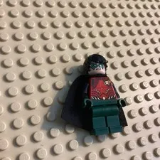 LEGO DC Super Heroes Robin sh195 Minifigure Genuine Complete 2015 With Cape 