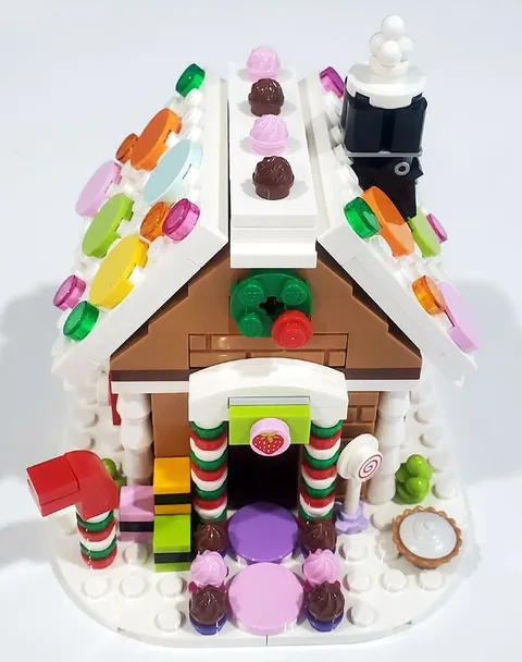 LEGO 40139 Gingerbread House Christmas Seasonal Retired NEW