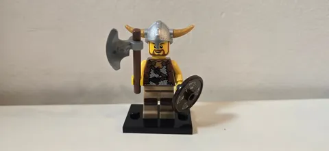 2011 Lego Series 4 - Viking col054/col04-6 Minifig - Wrong Head