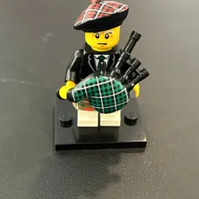 Lego Minifigure Series 7 Scottish Bagpiper With Baseplate