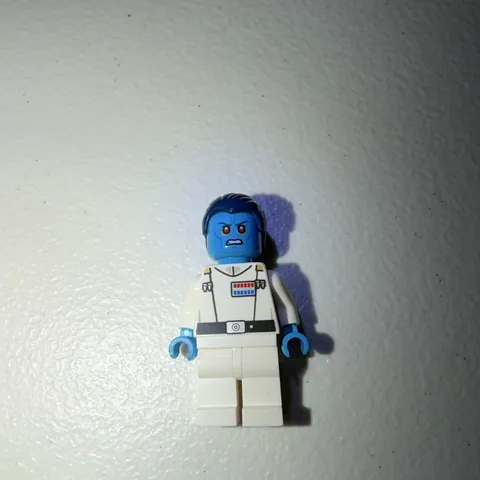 LEGO Star Wars Grand Admiral Thrawn Minifig - Pre Used
