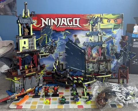 LEGO NINJAGO: City of Stiix (70732) Used with Sealed Bag 8 and Box and Manual