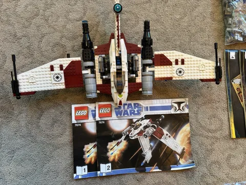 LEGO Star Wars: V-19 Torrent (7674) - NO Minifigs As Shown