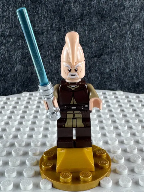 LEGO Star Wars Ki-Adi-Mundi SW0911 Printed Legs Blue Lightsaber