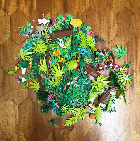 LEGO Bulk Lot Plants Assortment - Flowers, Trees, Leaves, Shrubs, Foliage, Etc.