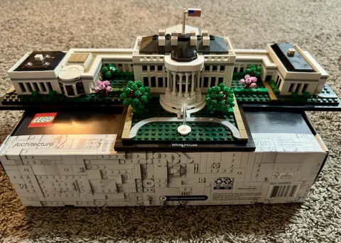 LEGO Architecture The White House 21054 1483 Pieces Assembled Complete