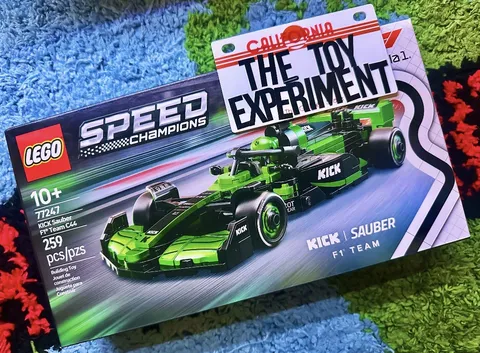 LEGO SPEED CHAMPIONS: Kick Sauber F1 Team C44 Race Car (77247) NISB