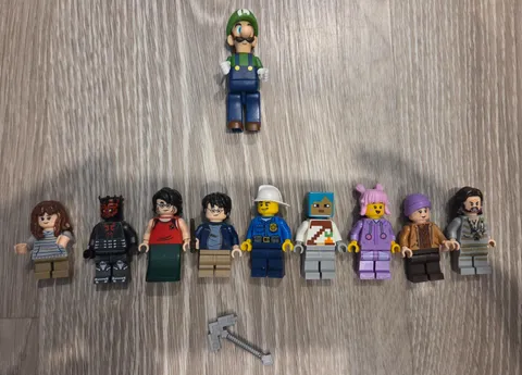 LEGO Random Minifigure Lot of 9 Figures and 1 K’Nex - See Photos and READ