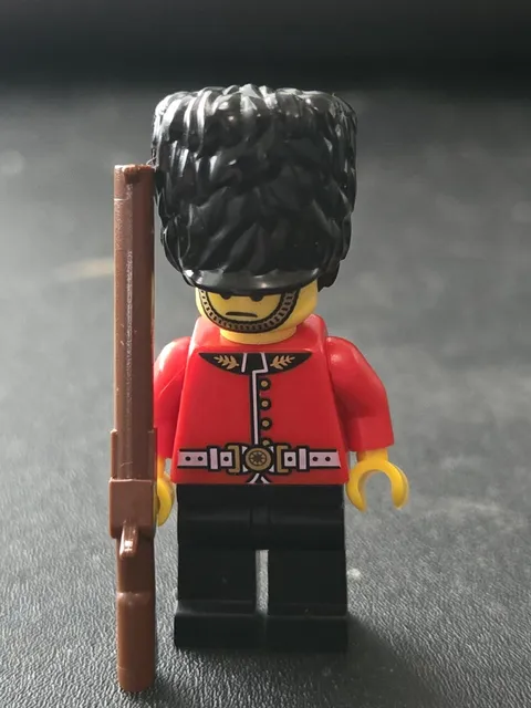 LEGO Minifigure Series 5 British Queens Kings Royal Guard Complete With Rifle