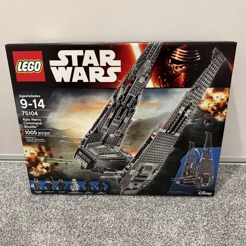 LEGO Star Wars: Kylo Ren's Command Shuttle (75104) | New | Retired | Rare Set
