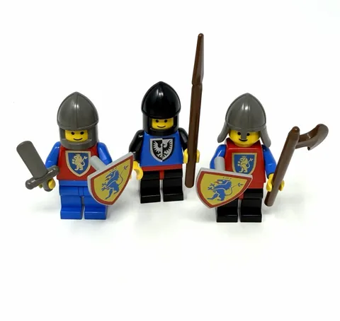Lot of 3 LEGO Vintage 80s Castle Knight Minifigures Lion Black Falcon Shields #2
