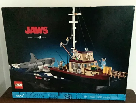 LEGO Ideas Jaws 21350 Set 1497pcs 18+ w/Display Stand Included w/Box
