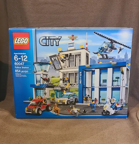 LEGO CITY: Police Station (60047) Incomplete READ