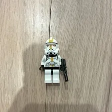 LEGO Star Wars Clone Trooper Minifigure w Helmet +Black Blaster Plastic Figure