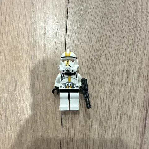 LEGO Star Wars Clone Trooper Minifigure w Helmet +Black Blaster Plastic Figure