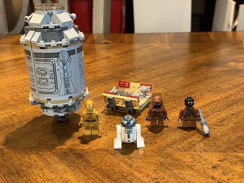 Partial LEGO Star Wars A New Hope: Droid Escape Pod (75136) C3PO R2-D2 Jawas
