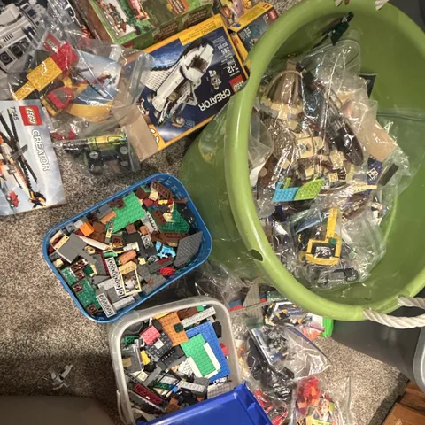 LEGO Bulk Mixed Sets & Parts w/ Manuals, 100 Minifigs Minecraft Star Wars 90 lbs