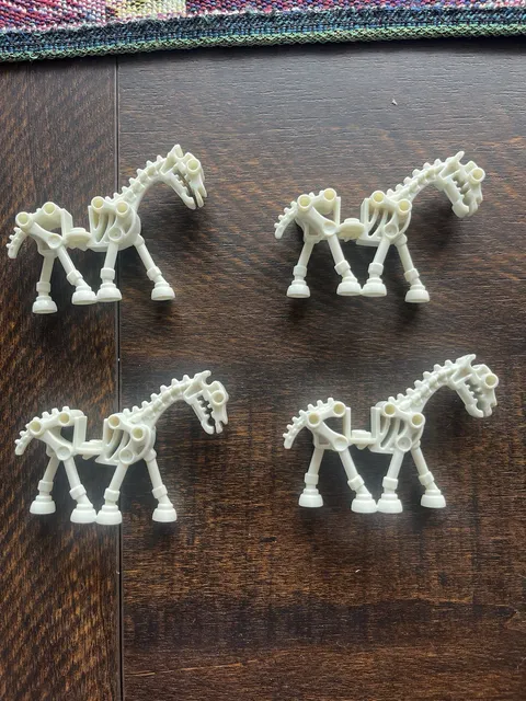 LEGO 4x Lot Glow In The Dark Skeleton Horse Minifigure 9462 Fantasy Castle