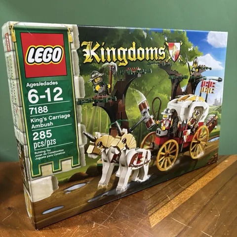 LEGO 7188 - Castle: Kingdoms - King's Carriage Ambush 2011 Retired - NEW Sealed