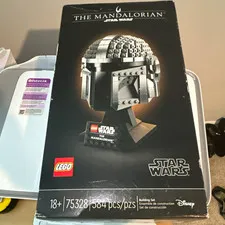 LEGO Star Wars The Mandalorian Helmet 75328 584pcs 18+ Display Stand