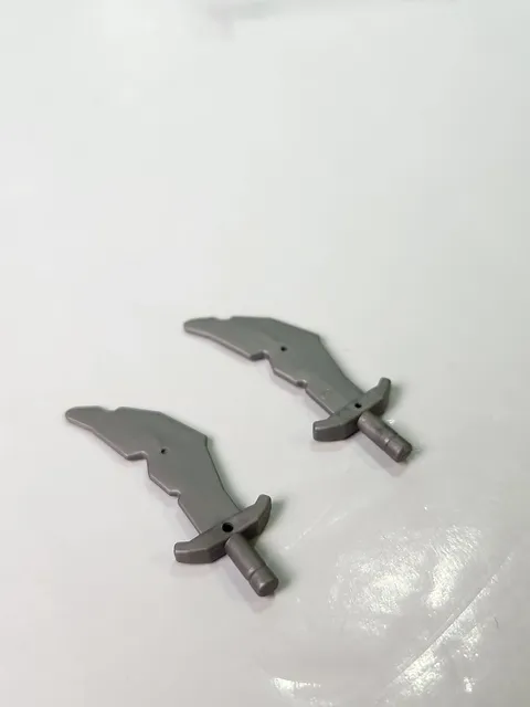 LEGO 2 Flat Silver Scimitar Swords Weapons Minifig K13