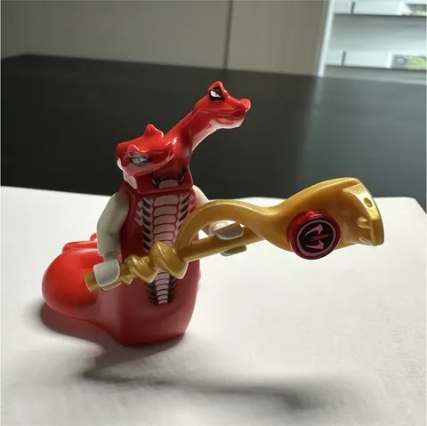 LEGO NINJAGO Fangtom Serpentine Snake General Minifigure w/ staff