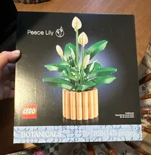 LEGO Botanicals Peace Lily 11504 Building Set 474 pcs 18+ Display Stand Box