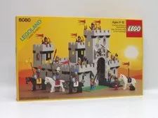 LEGO 6080 King's Castle 1984 Vintage Lion Knights 627 pcs 12 Minifigs Japan