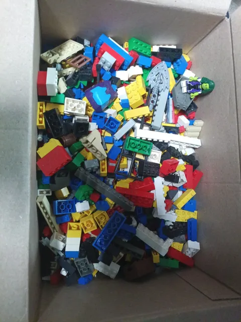 Bulk LEGO Lot ~2.4 lbs - Includes Minecraft 21250 Iron Golem Fortress Pieces...
