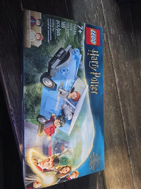 LEGO Harry Potter: Flying Ford Anglia (76424)