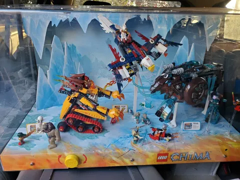 Lego Legends of Chima Final Wave Store Display Case Sets 70145 70144 70142 Rare!