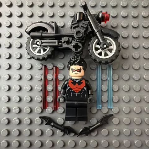 LEGO® Nightwing Minifigure DC Batman Super Heroes Weapons Bike sh0085