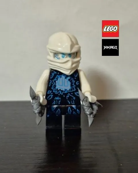 LEGO Ninjago Airjitzu Zane NJO159 Complete w/ 2 Silver Shurikens