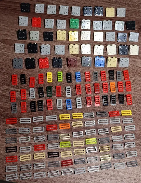 LEGO Lot Angle Plate Brackets 1x2 - 2x2, and Slope grilles 18°, and 1x2 Grilles
