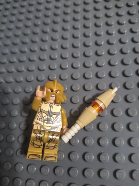 LEGO DC Super Heroes Justice League - Atlantean Guard w/ Weapon  (loose)
