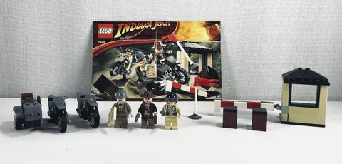 Lego Indiana Jones 7620 Motorcycle Chase Complete Set with 3 Minifigs