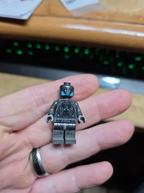 LEGO - Super Heroes: The Avengers - Ultron Sentry - Mini Figure / Mini Fig
