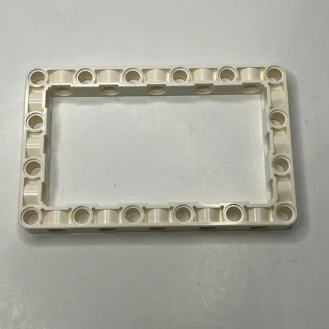 LEGO Technic Liftarm Modified Frame Thick 7 x 11 Open Center 39794 White