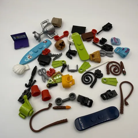 Lego Lot of 50 Minifigure Accessories Holdable/ Wearable Suitcase Guitar 004